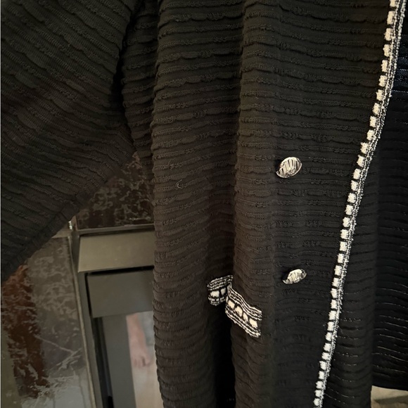 Ming Wang Knit Blazer with Silver details and buttons Size XL - Picture 3 of 4